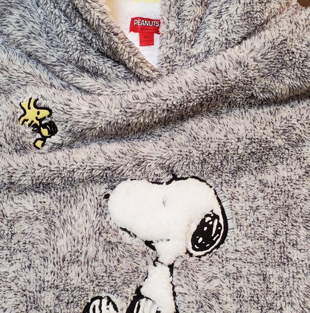 Peanuts Gray Fleece with Snoopy and Woodstock